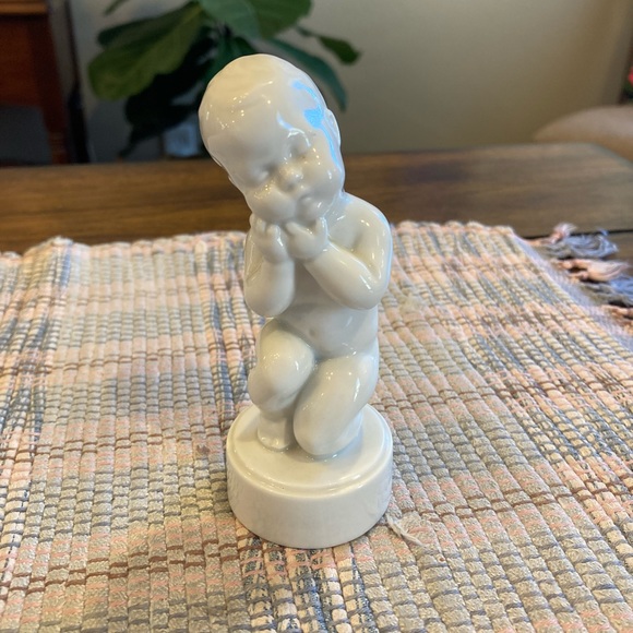 VINTAGE B & G BING & GRONDAHL 4 BABY FIGURINES "ACHES" 2206, 2207, 2208, 2209 - Picture 6 of 9